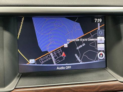 Used 2020 Nissan Pathfinder Platinum FWD image 8