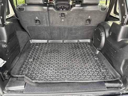 Used 2020 Jeep Wrangler Unlimited Rubicon image 16