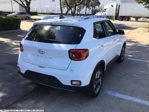 Used 2022 Hyundai Venue SEL w/ Cargo Package FWD image 5