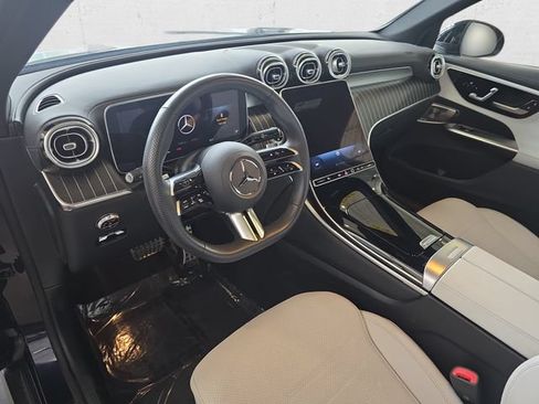 Used 2023 Mercedes-Benz GLC 300 4MATIC image 16