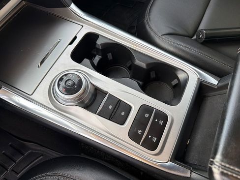 Used 2020 Ford Explorer XLT w/ Equipment Group 202A image 40