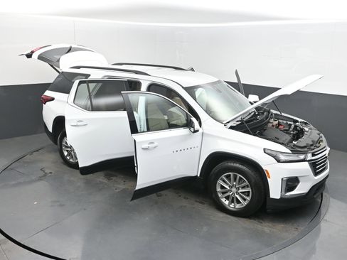 Used 2022 Chevrolet Traverse LT AWD/4WD image 38