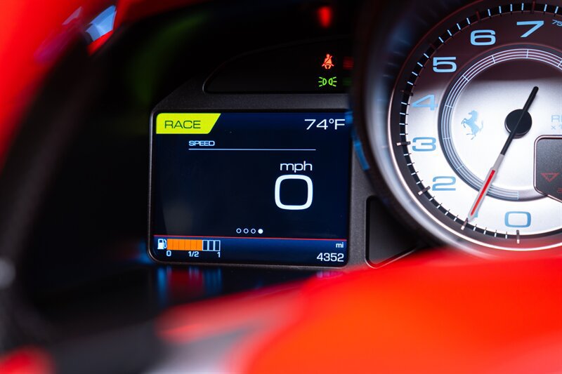 Used 2018 Ferrari 812 Superfast RWD image 26
