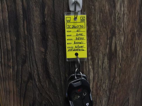 Used 2021 GMC Sierra 3500 Denali w/ Denali Ultimate Package image 34