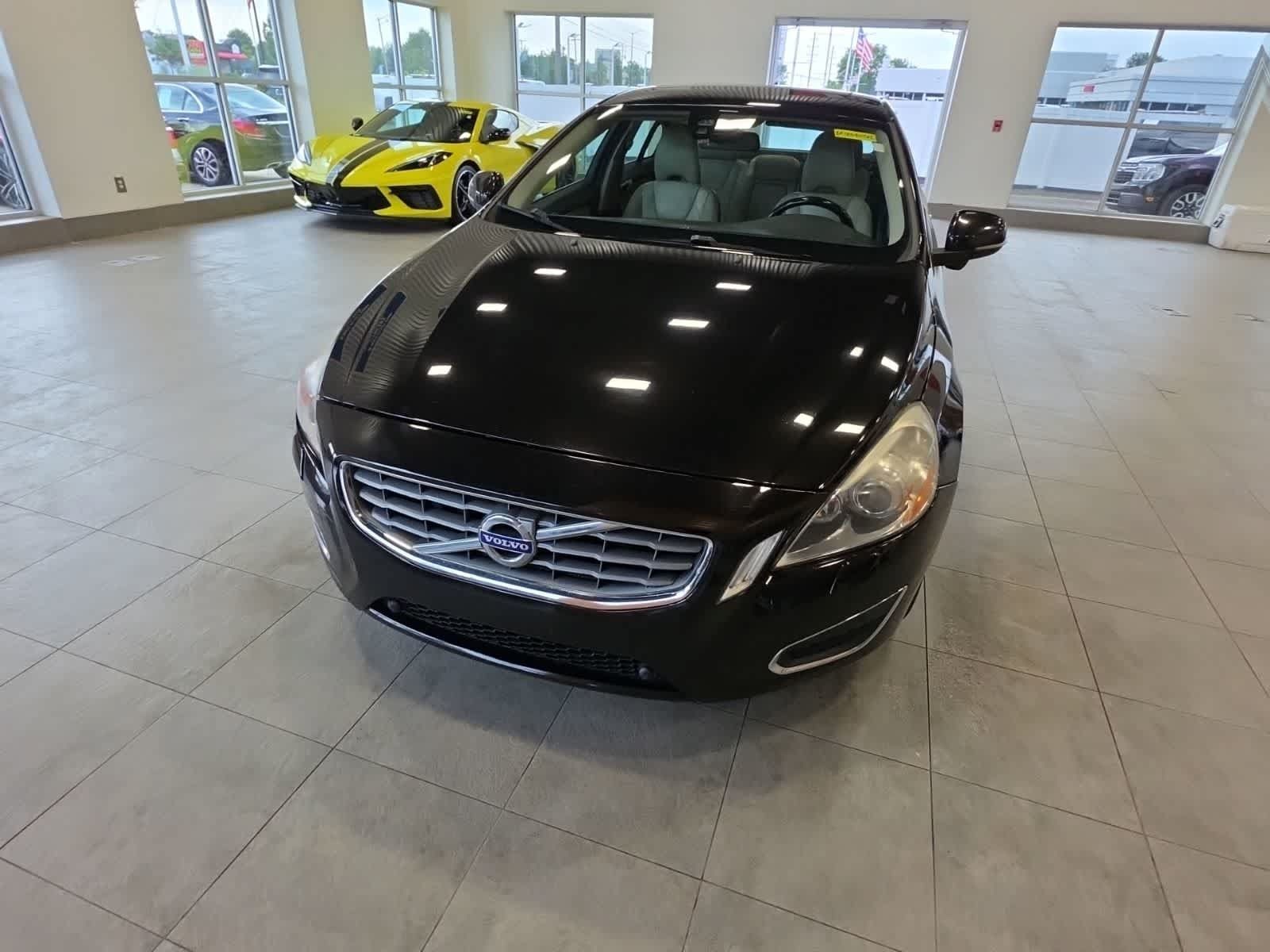 Used 2013 Volvo S60 T5 FWD image 2