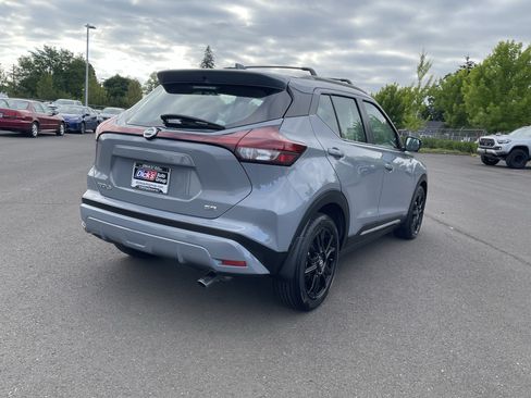 Used 2021 Nissan Kicks SR w/ Interior Electronics Package FWD image 5