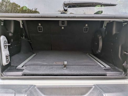 Used 2018 Jeep Wrangler Unlimited Rubicon image 13