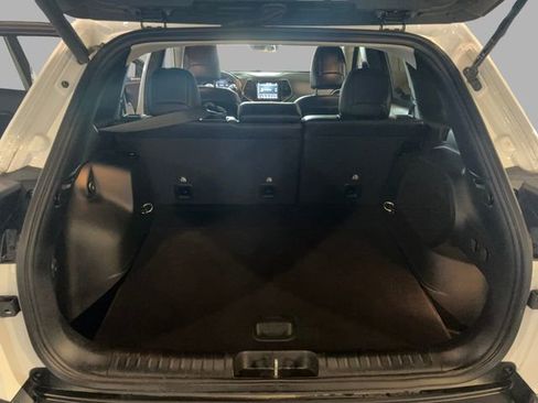 Used 2021 Jeep Cherokee Limited w/ Mopar Interior Package image 19