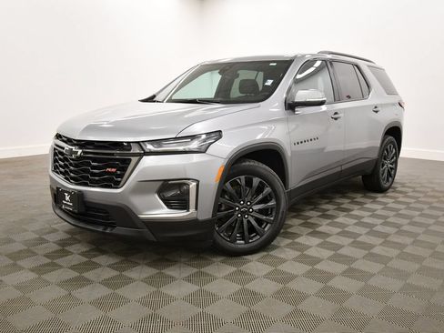 Used 2023 Chevrolet Traverse RS AWD/4WD image 2