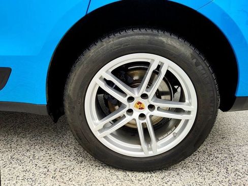 Used 2022 Porsche Macan w/ Premium Package Plus image 9