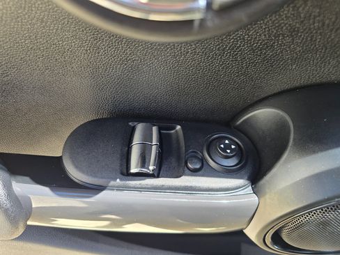 Used 2014 MINI Cooper 2-Door Hardtop FWD image 18