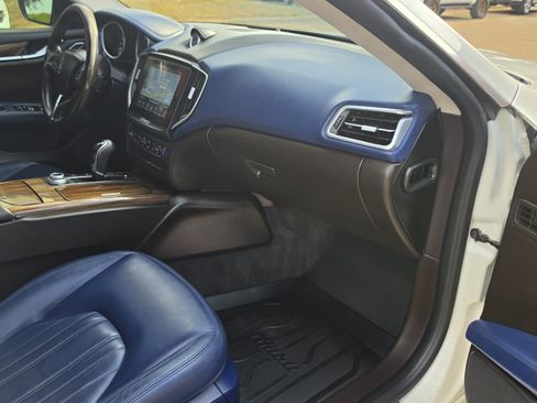 Used 2017 Maserati Ghibli w/ Blu, Zegna Edition Upholstery RWD image 32
