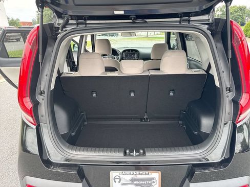 Used 2022 Kia Soul LX FWD image 32