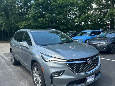 Used 2023 Buick Enclave Avenir w/ Avenir Technology Package AWD/4WD image 3