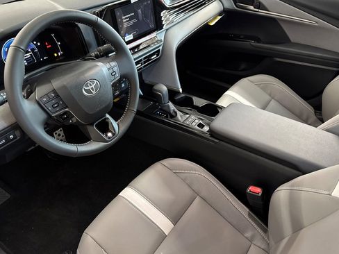 New 2026 Toyota Camry SE image 10