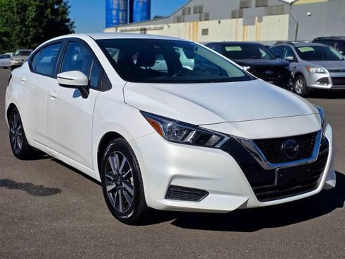 Used 2021 Nissan Versa SV FWD image 1