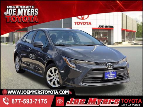 Used 2025 Toyota Corolla LE FWD image 1
