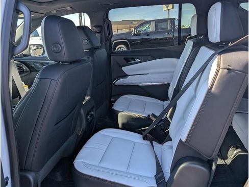 New 2026 Chevrolet Traverse High Country w/ LPO, Floor Liner Package image 9