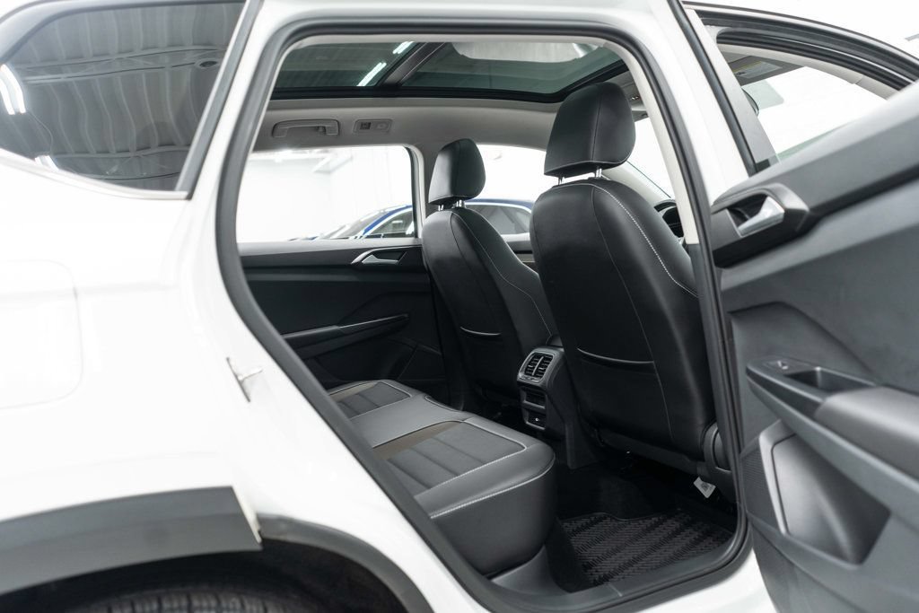 Used 2023 Volkswagen Taos SEL AWD/4WD image 12
