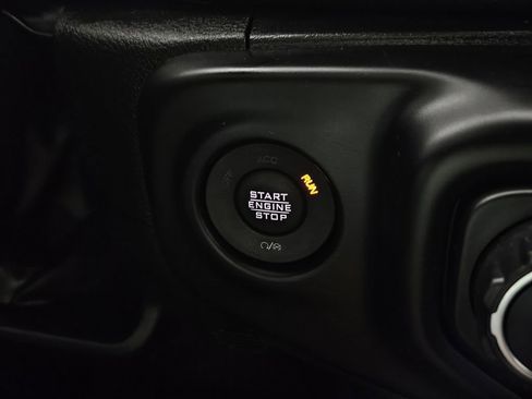 Used 2023 Jeep Wrangler Unlimited Sahara AWD/4WD image 20