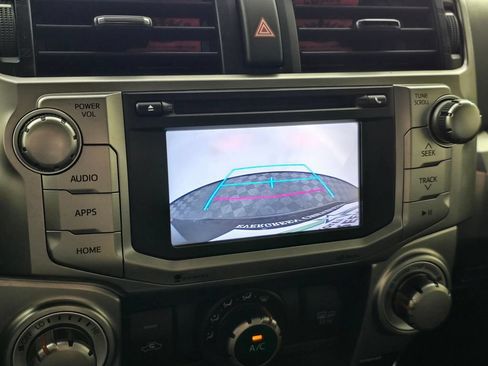 Used 2016 Toyota 4Runner SR5 AWD/4WD image 33
