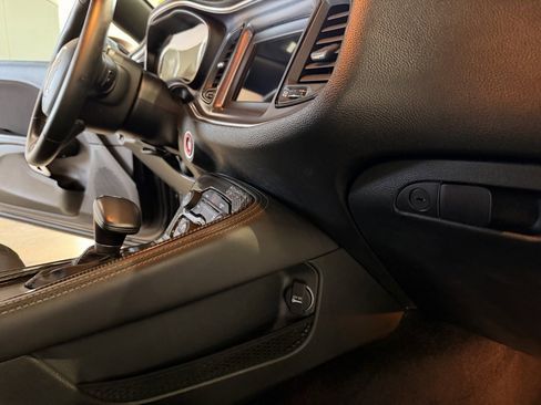 Used 2018 Dodge Challenger SXT image 20