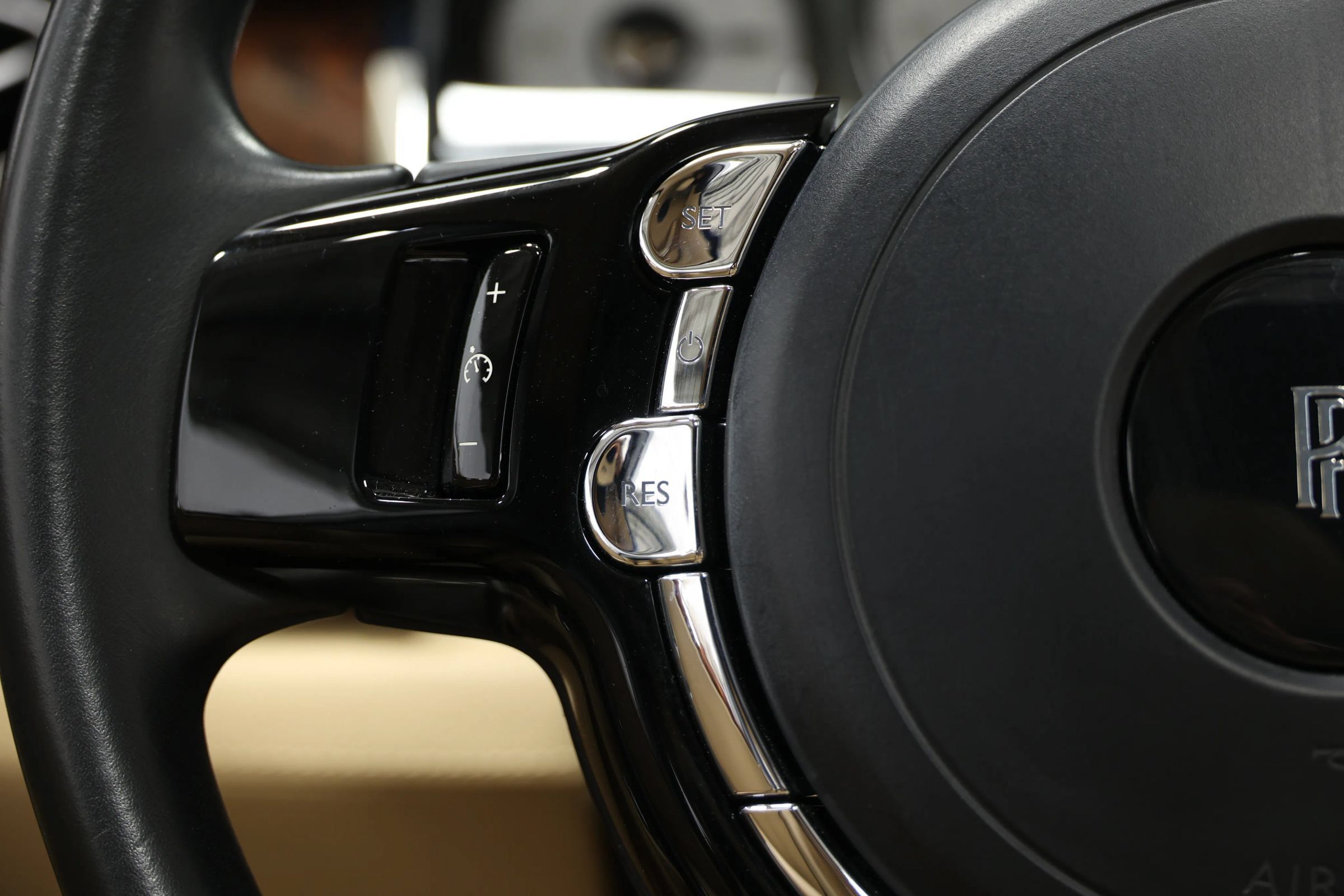 Used 2015 Rolls-Royce Ghost RWD image 25