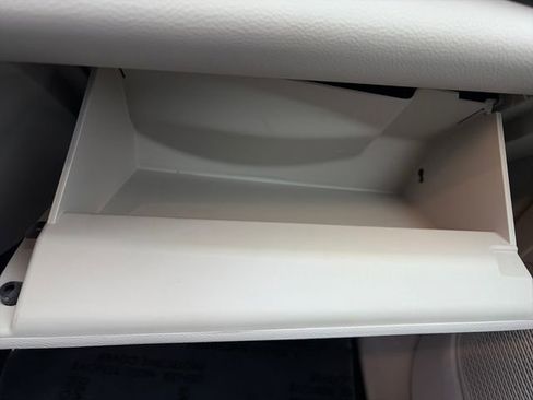 Used 2024 Chrysler Pacifica Touring-L image 33