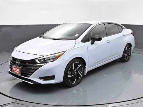 Used 2023 Nissan Versa SR w/ Trunk Package image 1