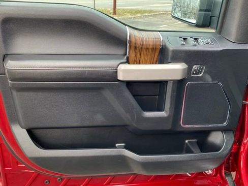 Used 2019 Ford F150 Lariat w/ Equipment Group 502A Luxury AWD/4WD image 22
