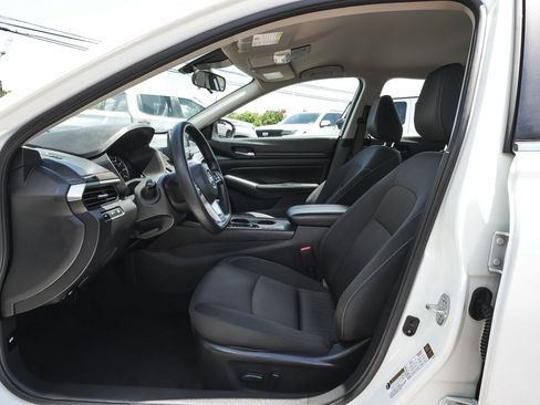 Used 2025 Nissan Altima 2.5 SV AWD/4WD image 31