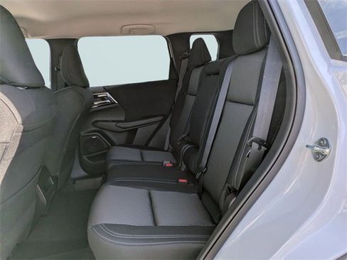 New 2025 Mitsubishi Outlander ES image 14