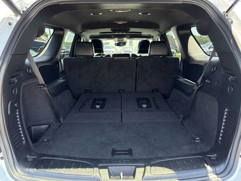 Used 2023 Dodge Durango R/T w/ Tow 'N Go Package AWD/4WD image 32
