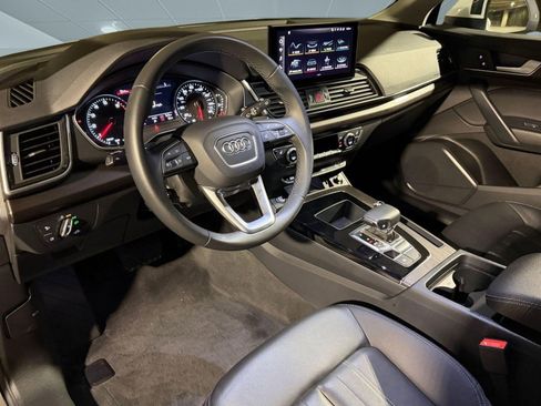 Used 2023 Audi Q5 2.0T Premium w/ Convenience Package AWD/4WD image 4