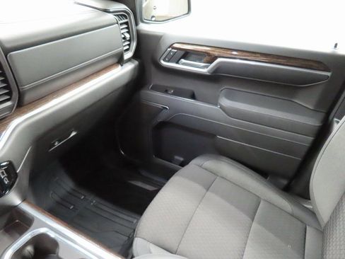 Used 2025 GMC Sierra 1500 Elevation image 23