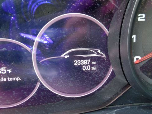 Used 2022 Porsche Cayenne AWD/4WD image 19