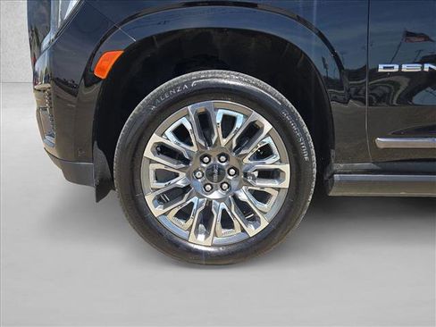 Used 2023 GMC Yukon Denali Ultimate image 24