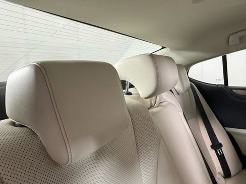 Certified 2025 Lexus ES 300h w/ Premium Package image 30