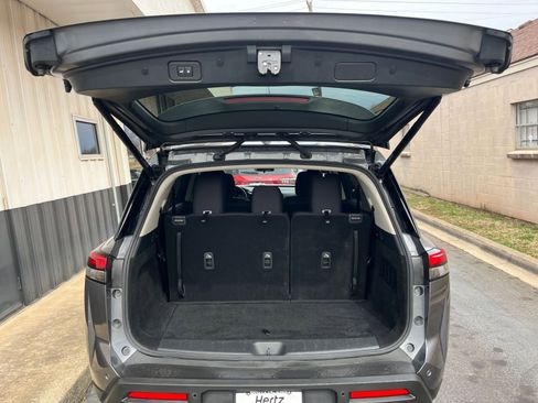 Used 2025 Nissan Pathfinder SV image 34