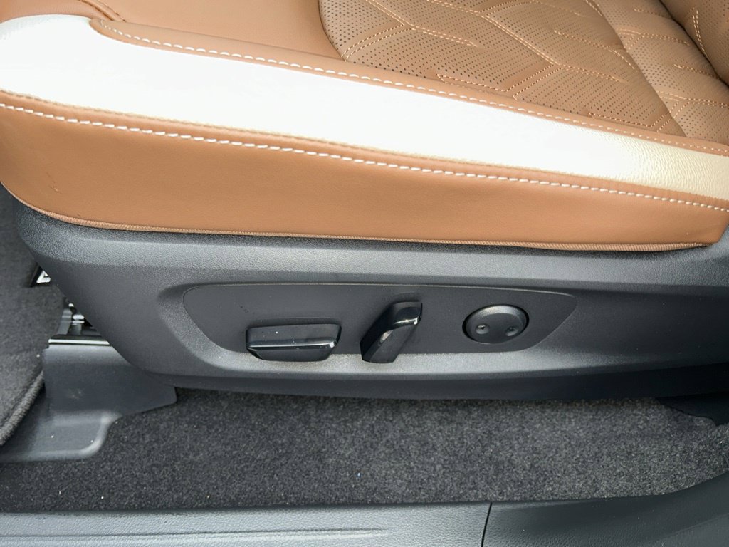 New 2026 Nissan Pathfinder Platinum w/ Cargo Package FWD image 18
