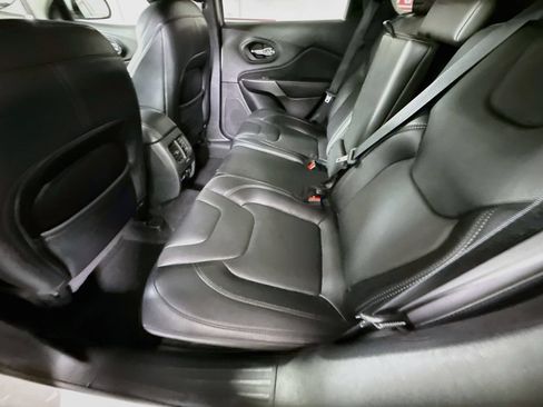 Used 2021 Jeep Cherokee Latitude Lux w/ Sun & Sound Group AWD/4WD image 29