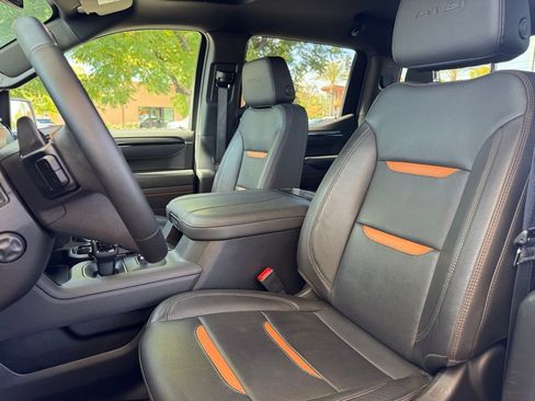 Used 2025 GMC Sierra 1500 AT4 image 5