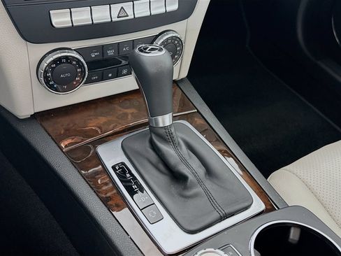 Used 2013 Mercedes-Benz C 250 Sedan image 18