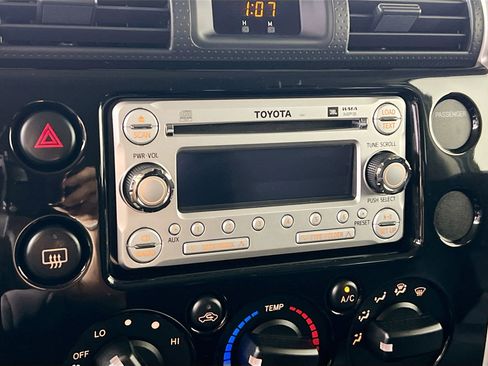 Used 2013 Toyota FJ Cruiser 4WD image 27