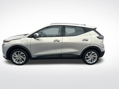 Certified 2023 Chevrolet Bolt EUV LT w/ Comfort Package image 2