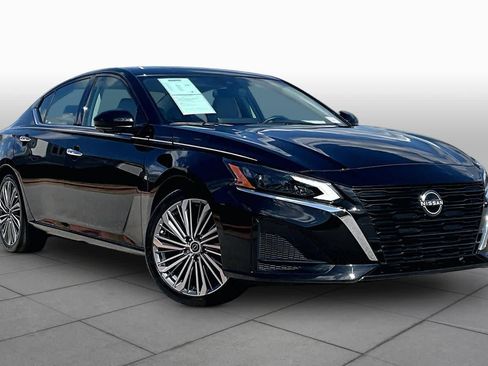 Certified 2024 Nissan Altima 2.5 SL FWD image 3