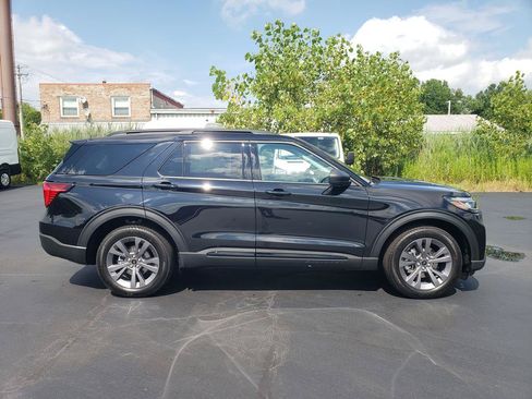 New 2026 Ford Explorer Active w/ Active Comfort Package AWD/4WD image 3
