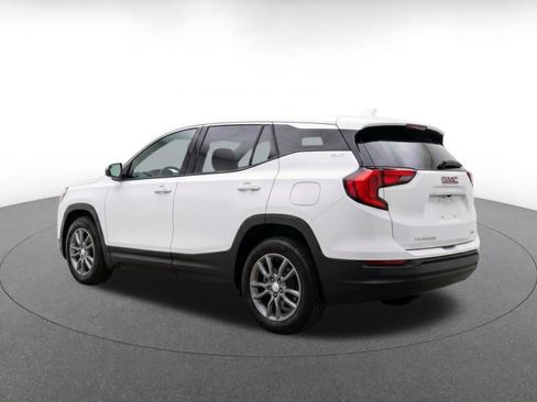 Used 2024 GMC Terrain SLT AWD/4WD image 5