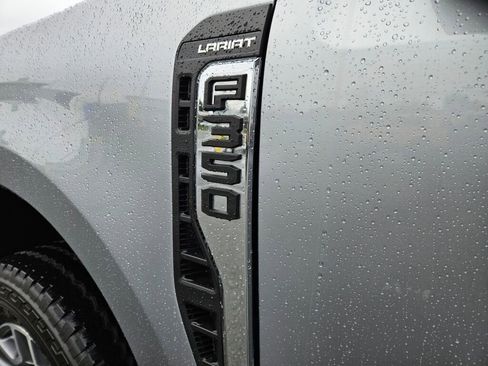 Used 2024 Ford F350 Lariat image 9