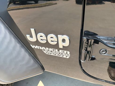 Used 2020 Jeep Wrangler Unlimited Sport S AWD/4WD image 10